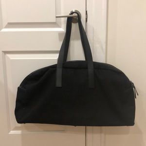 Everlane weekender bag